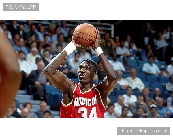 奥拉朱旺闪耀总决赛荣膺MVP,传奇表现奠定历史地位 奥拉朱旺闪耀总决赛荣膺MVP,传奇表现奠定历史地位