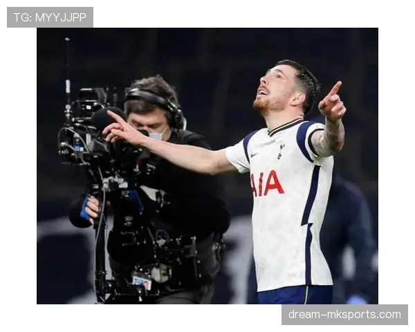 霍伊别尔稳健表现再获肯定 持续高光彰显中场核心价值