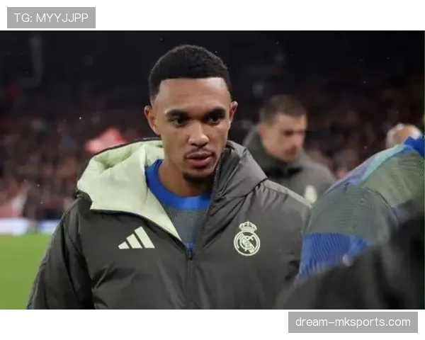 特伦特·亚历山大-阿诺德攻防兼备，引领利物浦战术新布局