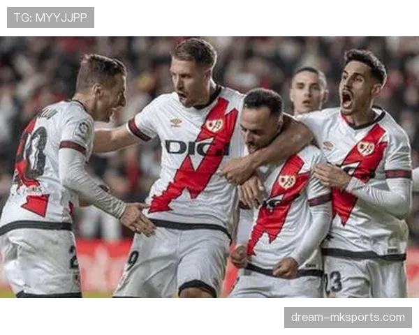 荷甲揭幕战点燃球迷热情，稳健开局引关注