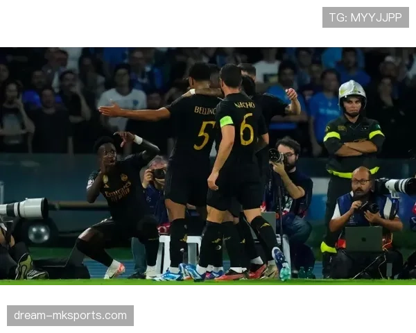 维尼修斯与贝林厄姆:进攻核心角色与战术地位的结构性差异分析 维尼修斯与贝林厄姆:进攻核心角色与战术地位的结构性差异分析