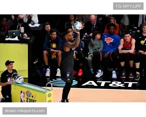 利拉德休赛期还在凌晨四点练投篮，这人是真实存在的吗